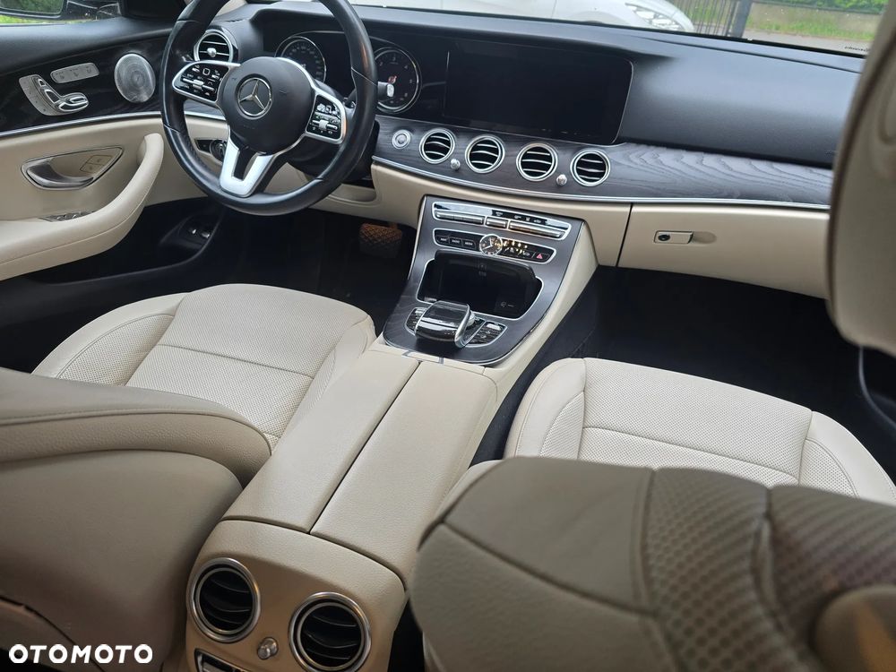 Mercedes-Benz Klasa E 400 d 4-Matic 9G-TRONIC - 3