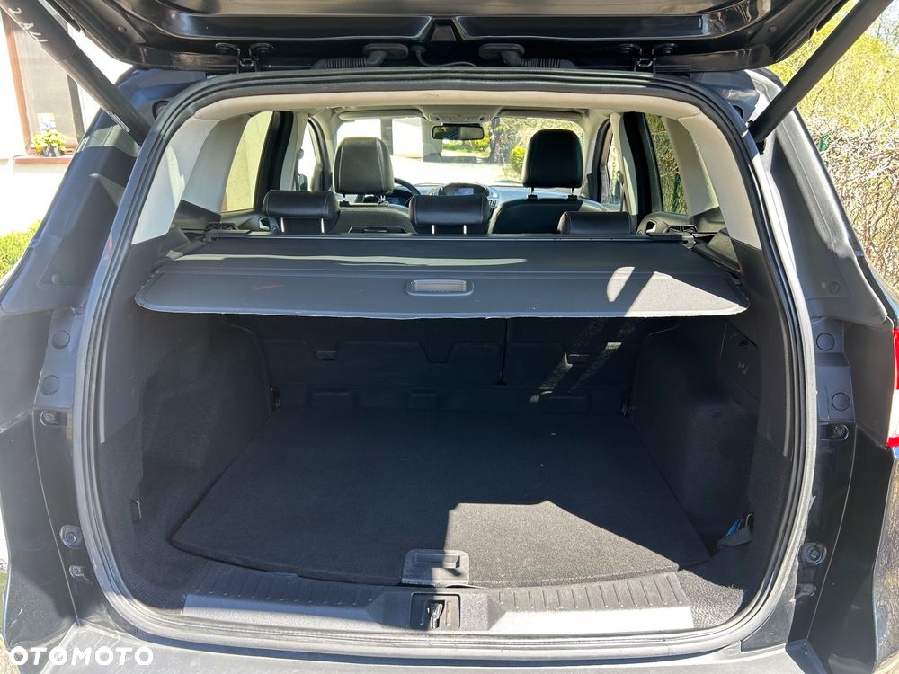 Ford Kuga 2.0 TDCi 2x4 Titanium - 24