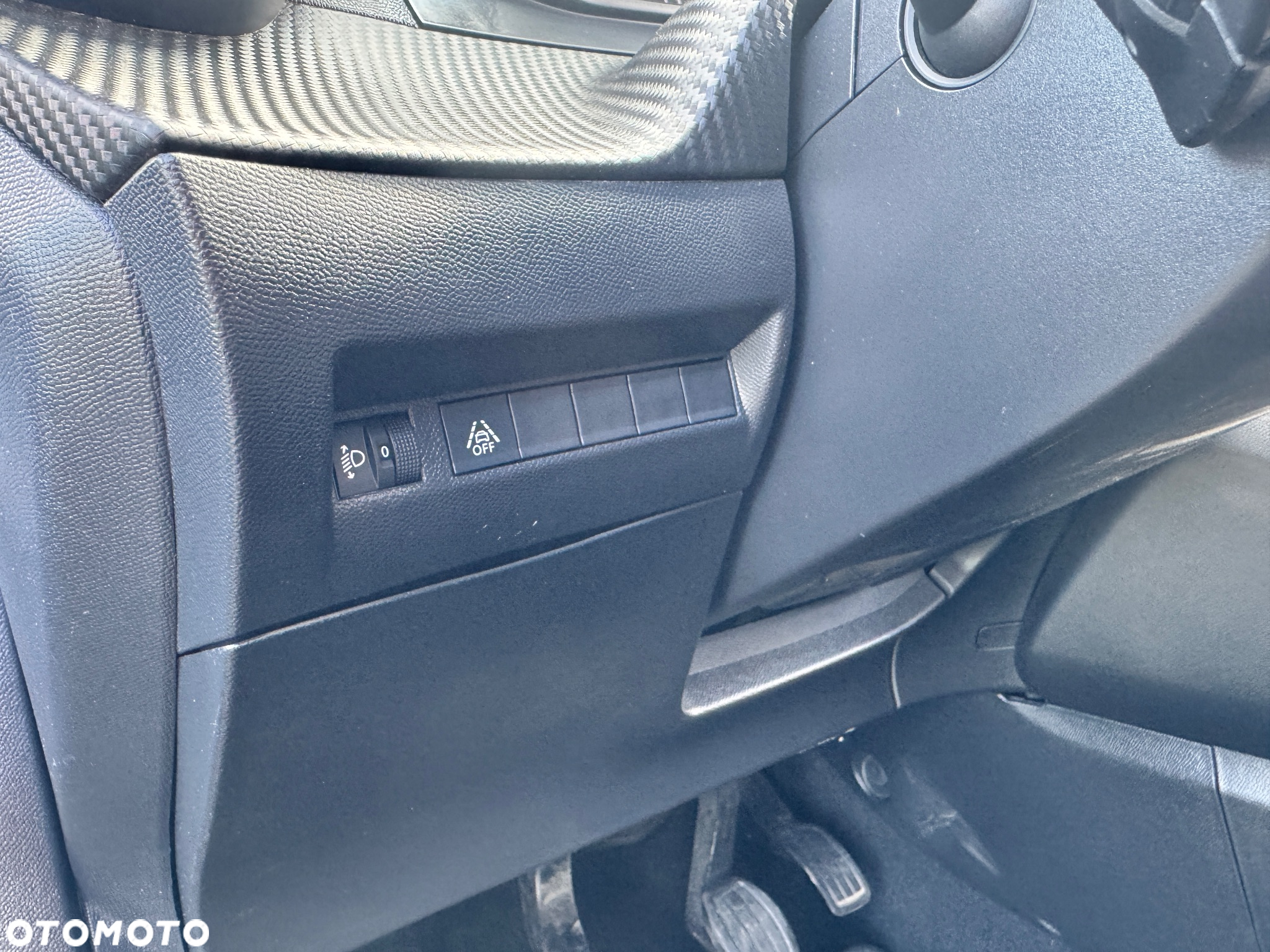 Peugeot 2008 1.2 PureTech Allure S&S - 28
