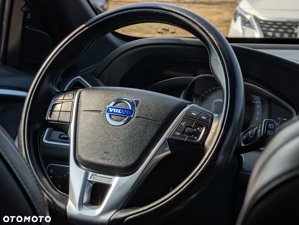 Volvo XC 60 D4 Geartronic RDesign - 25