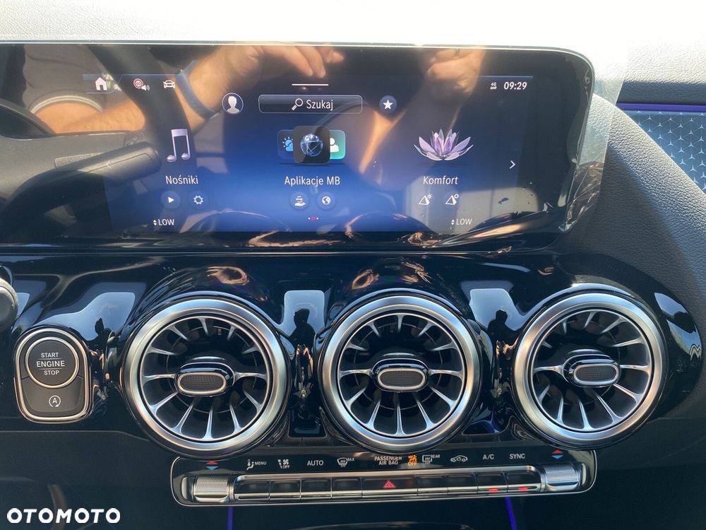 Mercedes-Benz GLA - 16