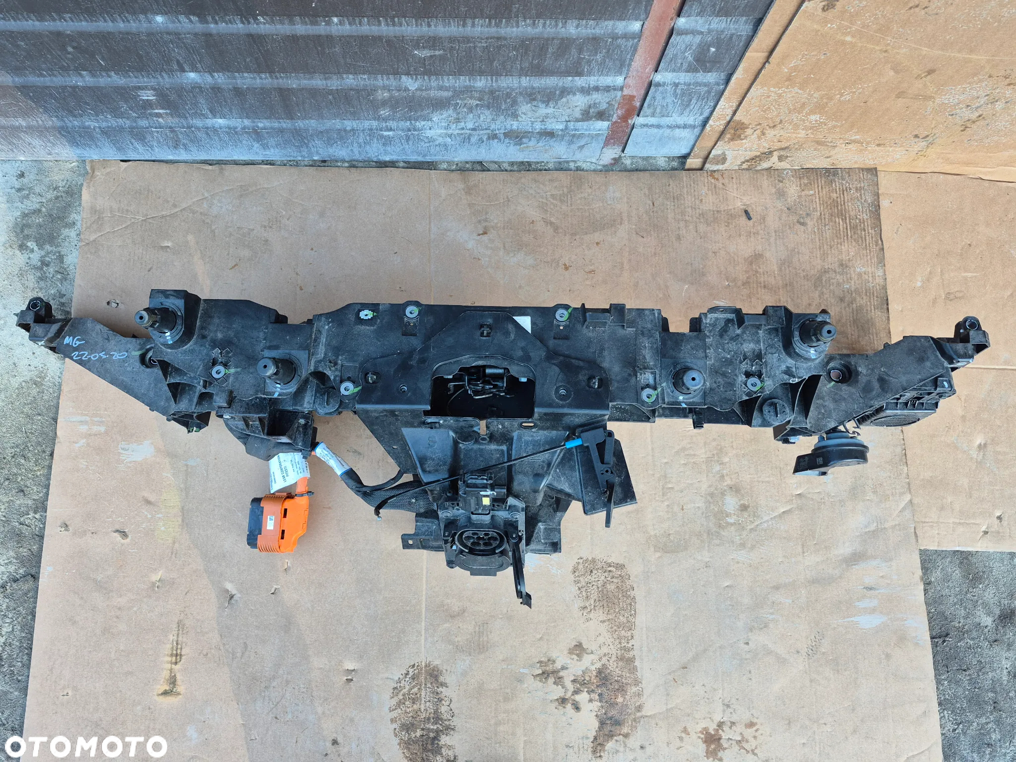 RENAULT ZOE II MASKA BŁOTNIK PRAWY PAS PRZEDNI CHŁODNICE LAMPY KOD LAKIERU TEKQA - 24