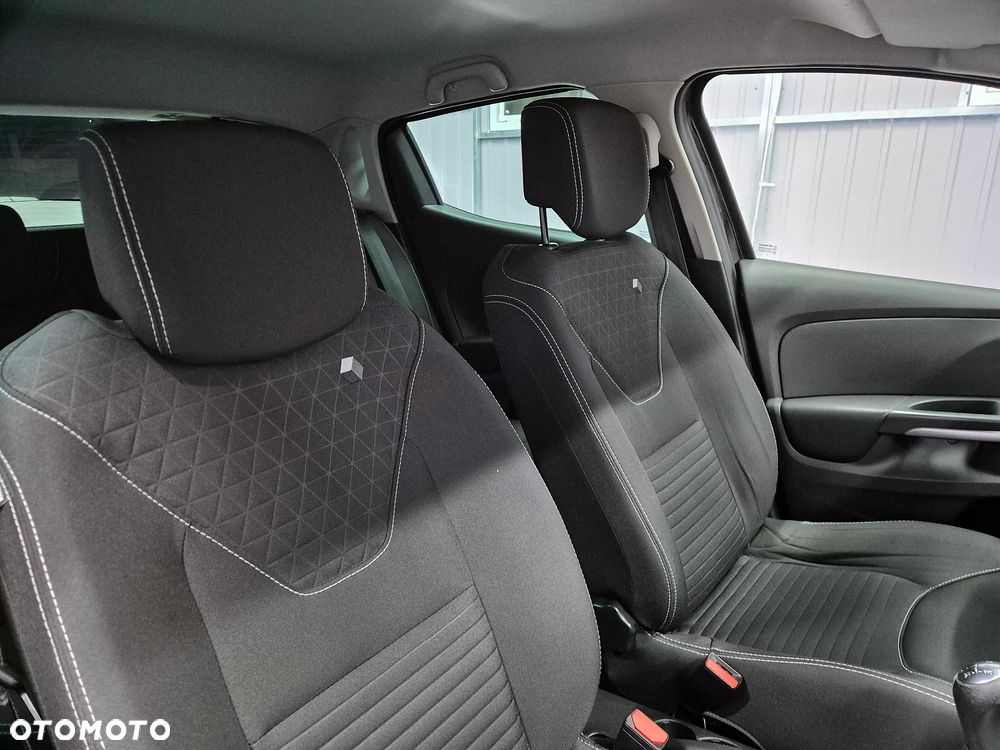 Renault Clio 1.2 16V 75 LIMITED - 29