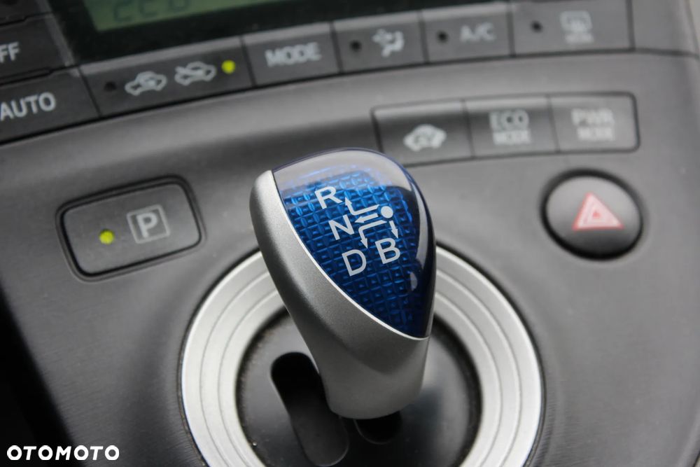 Toyota Prius (Hybrid) Executive - 24