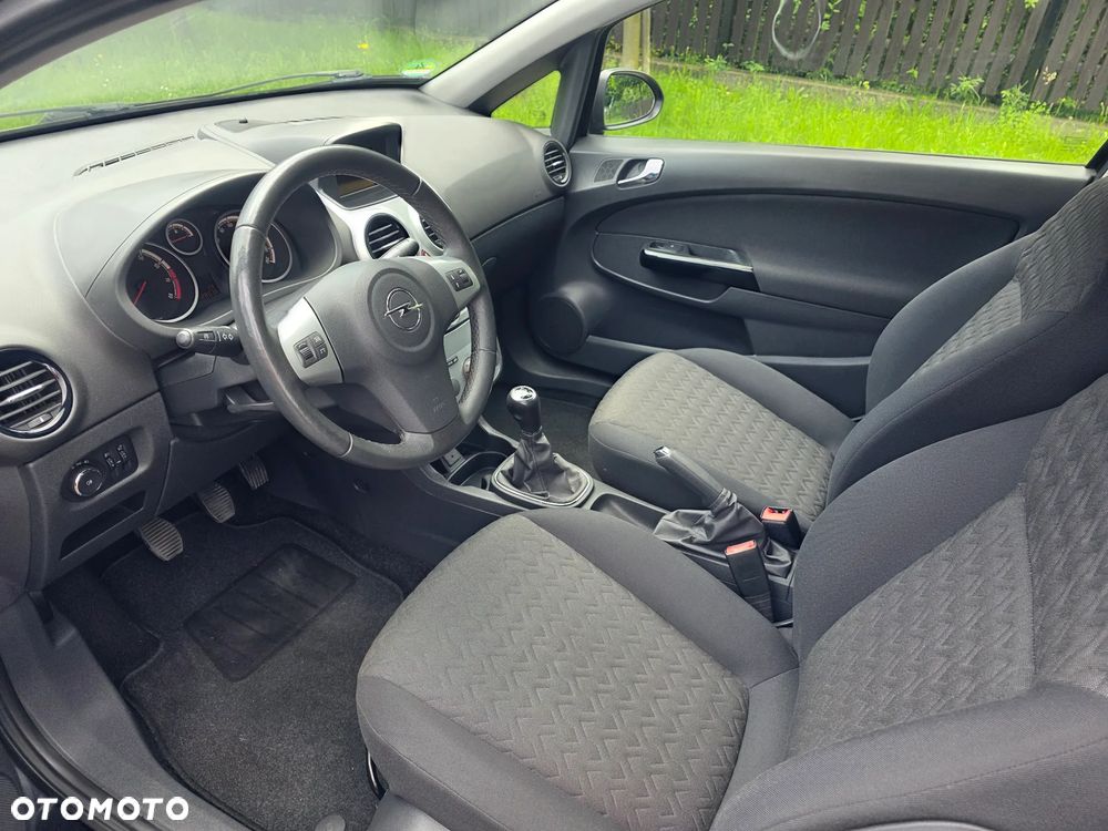 Opel Corsa 1.2 16V Edition / Active - 11