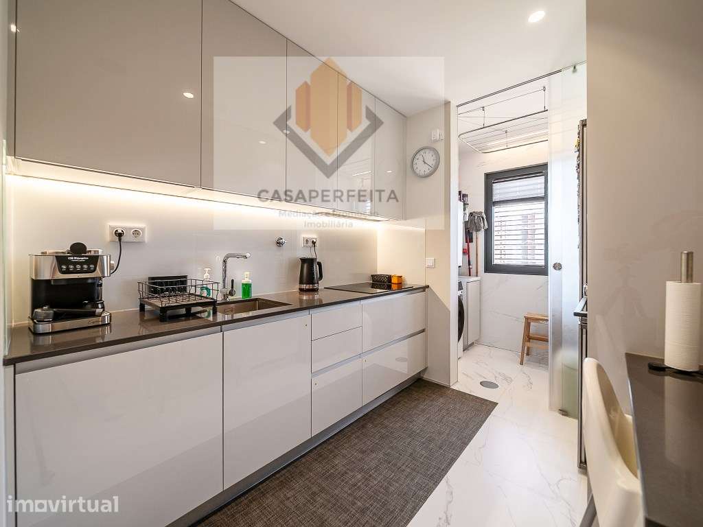Apartamento T2 + Escritório Como Novo com Varanda, Arrumo e Box par... - Grande imagem: 2/34
