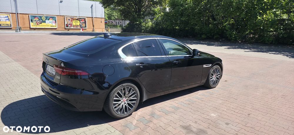 Jaguar XE 2.0 D180 AWD S - 5