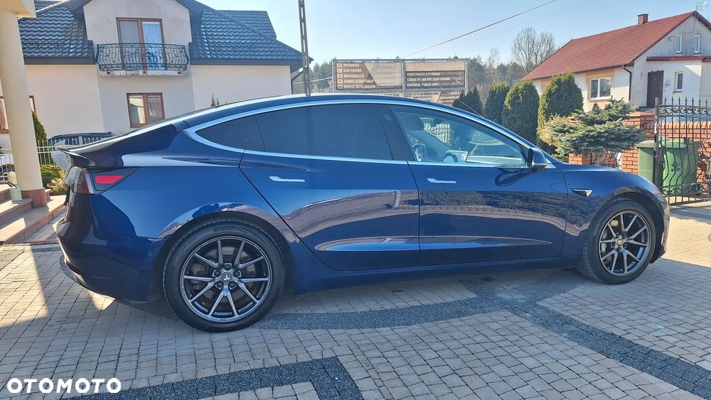 Tesla Model 3 - 10