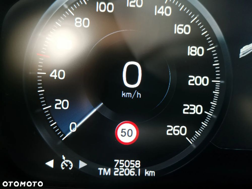 Volvo V60 B4 D Momentum - 10