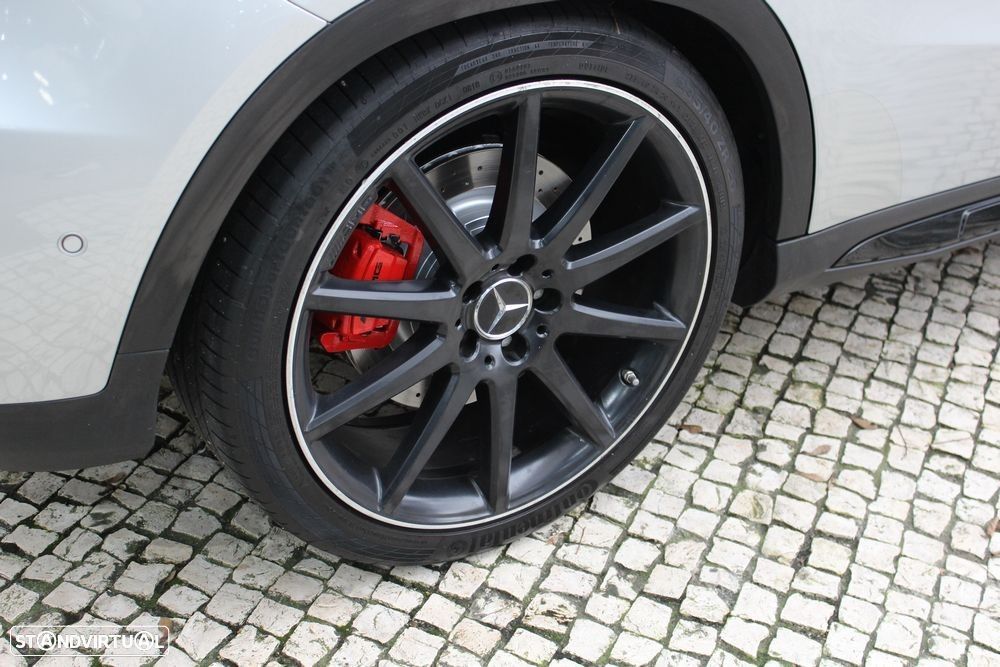 Mercedes-Benz GLA 45 AMG 4-Matic - 12