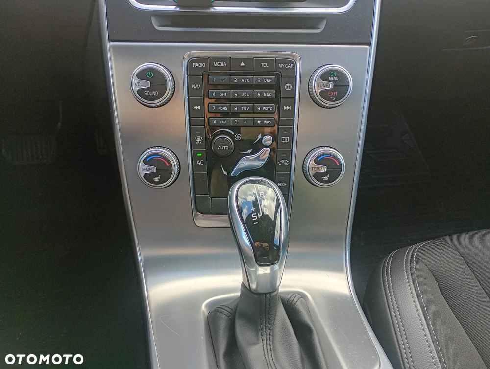 Volvo S60 D3 Geartronic Momentum - 34