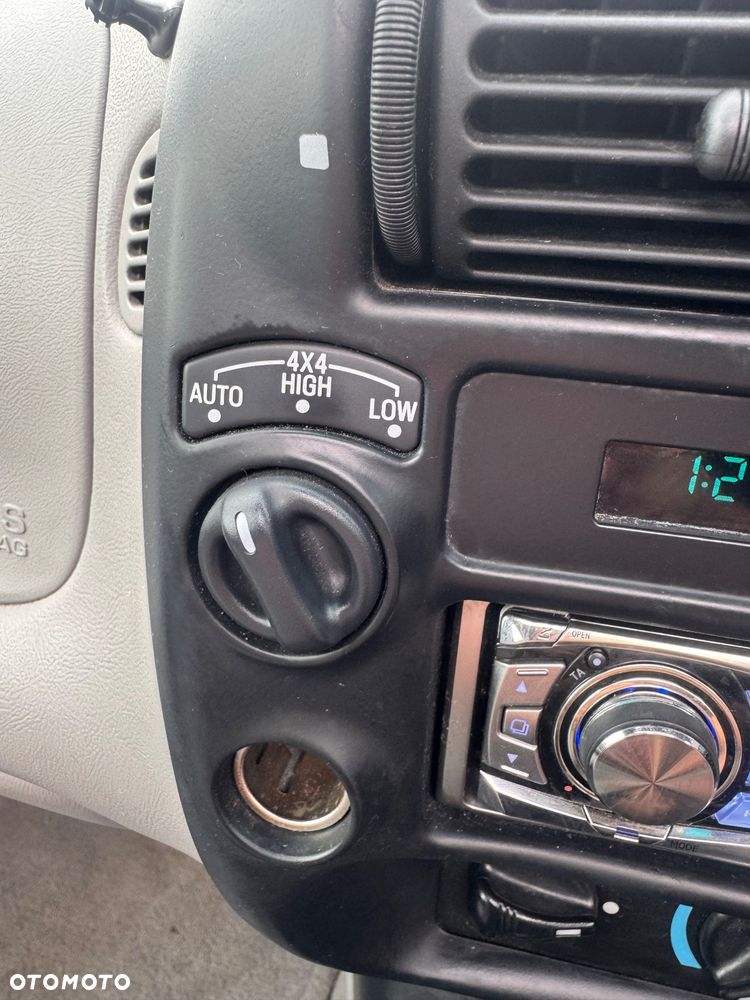 Ford Explorer 4.0 - 35