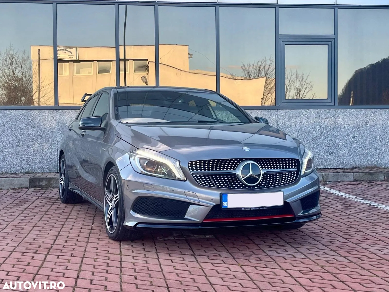 Mercedes-Benz A - 16