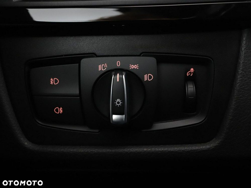 BMW Seria 3 320d xDrive M Sport - 34