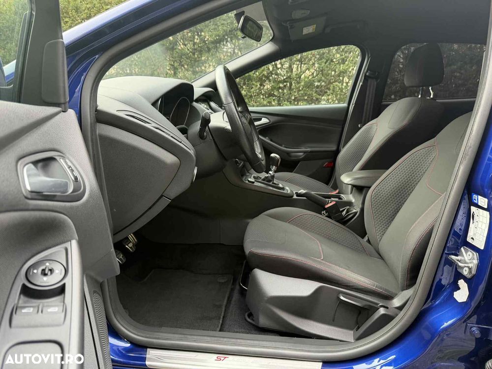 Ford Focus 1.5 EcoBoost ST-Line - 10