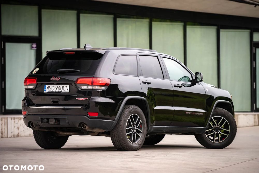 Jeep Grand Cherokee - 11