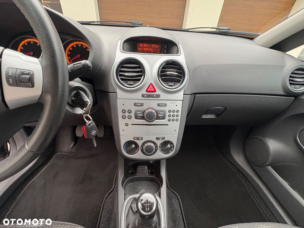 Opel Corsa 1.4 16V Satellite - 8