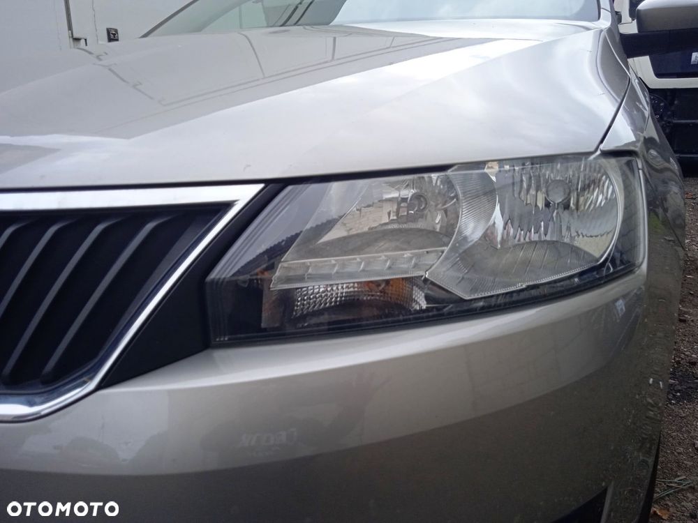 Lampa Lewa Prawa Przednia Skoda Rapid - 1