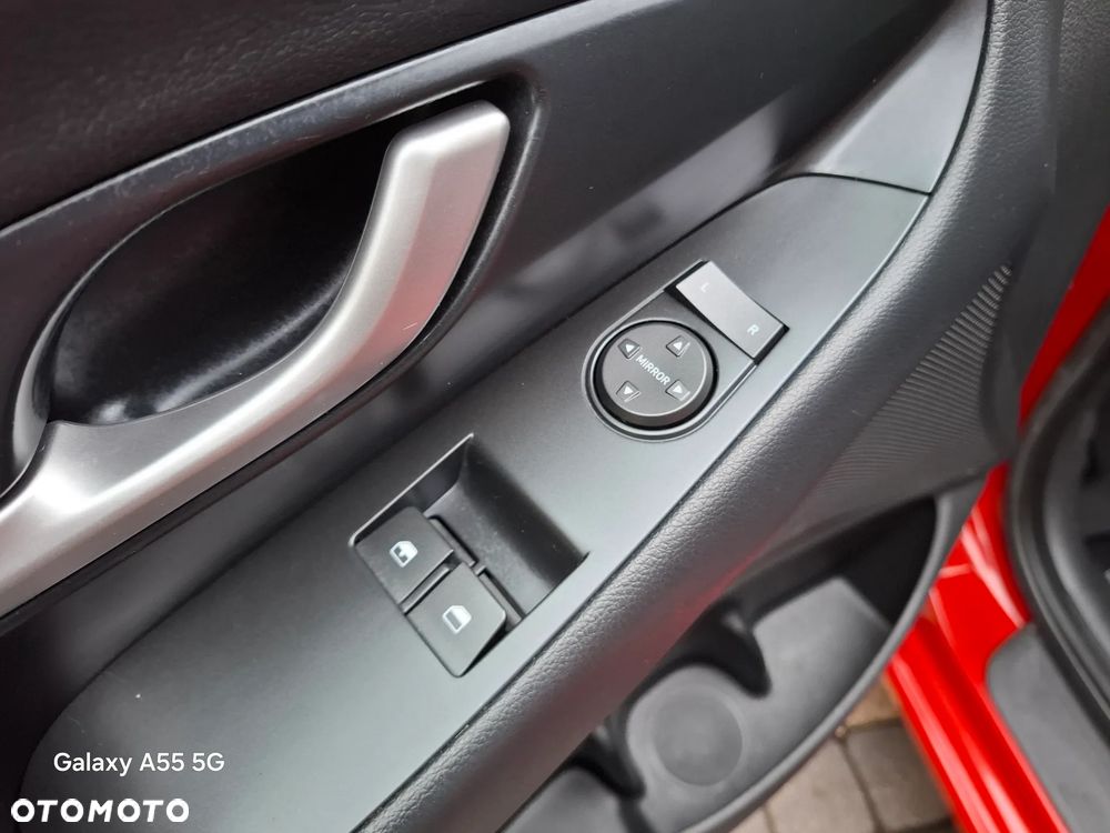 Hyundai i30 1.4 Premiere Comfort - 13