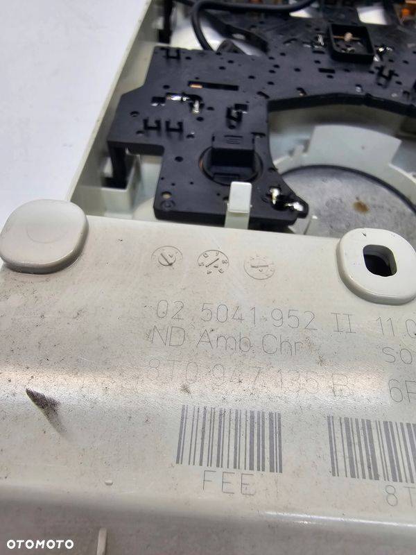 LAMPKA OŚWIETLENIE KABINY AUDI A4 B8 A5 8T0947135B 6PS SOUL - 6