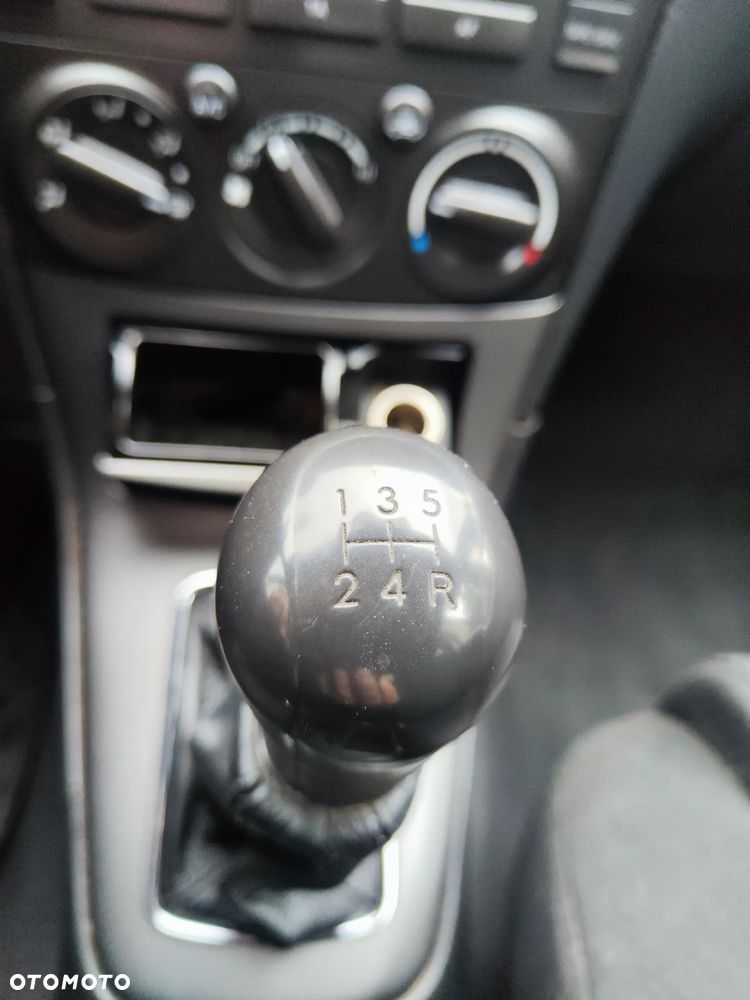 Toyota Avensis 2.0 D-4D Luna - 26