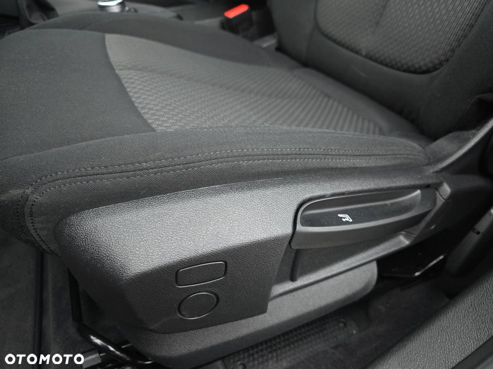 BMW X1 sDrive16d - 22