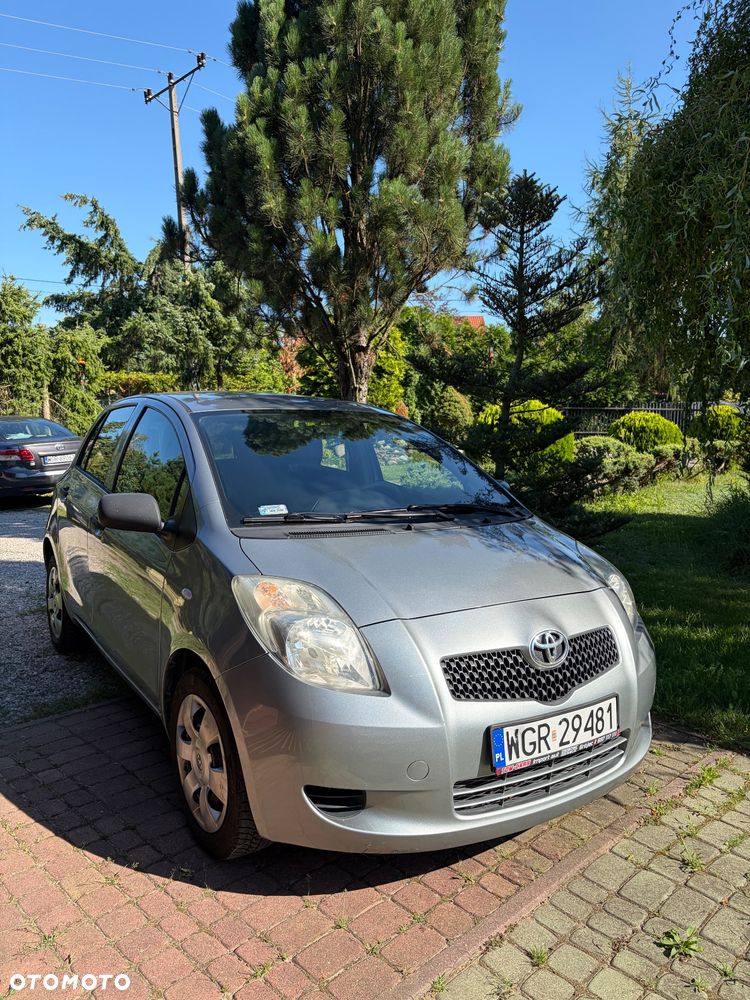 Toyota Yaris - 1