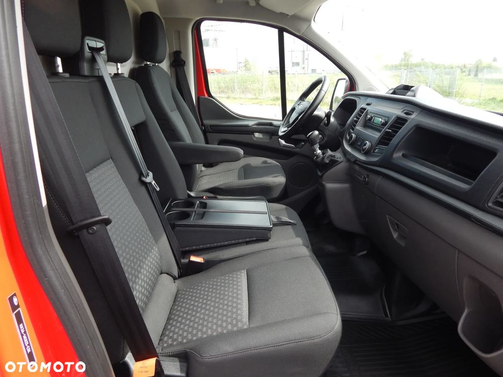 Ford Custom Transit - 17