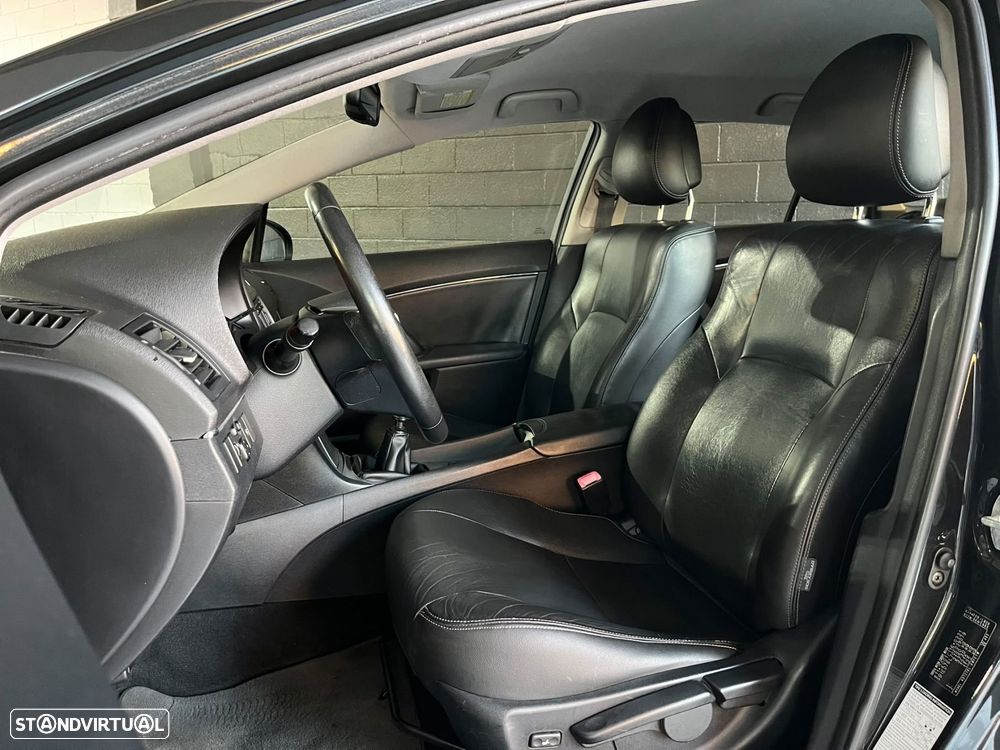 Toyota Avensis SW - 10