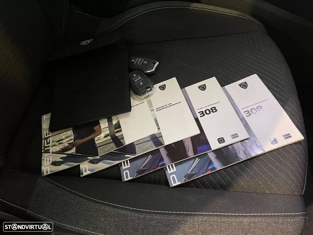 Peugeot 308 SW BlueHDi 130 EAT8 Stop & Start Active — fotografia 30