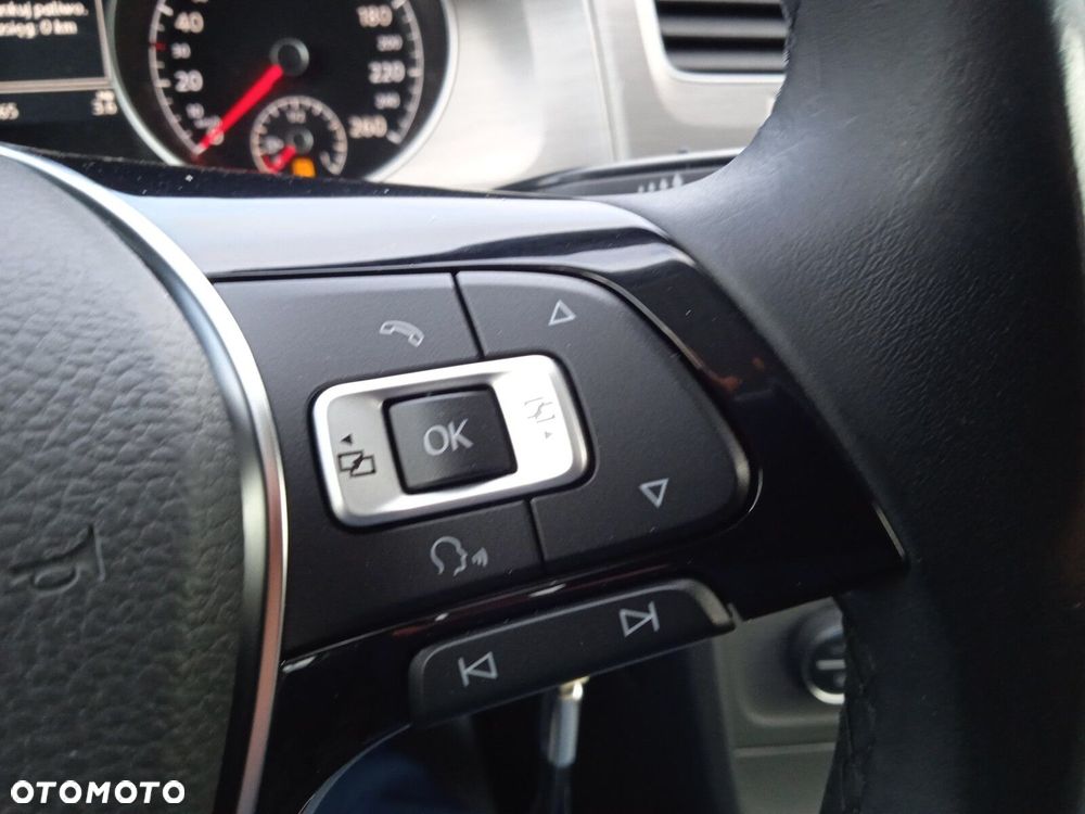 Volkswagen Golf 1.2 TSI BMT Comfortline - 19