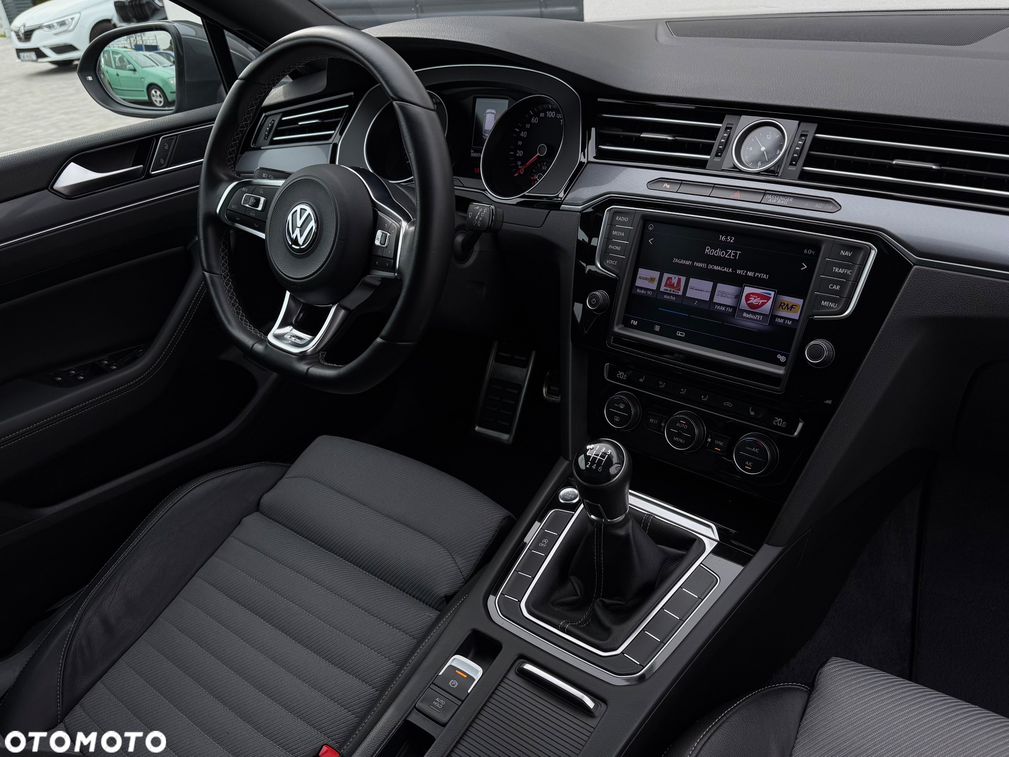 Volkswagen Passat Variant 2.0 TDI (BlueMotion Technology) Comfortline - 29
