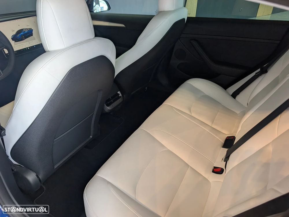 Tesla Model 3 - 6