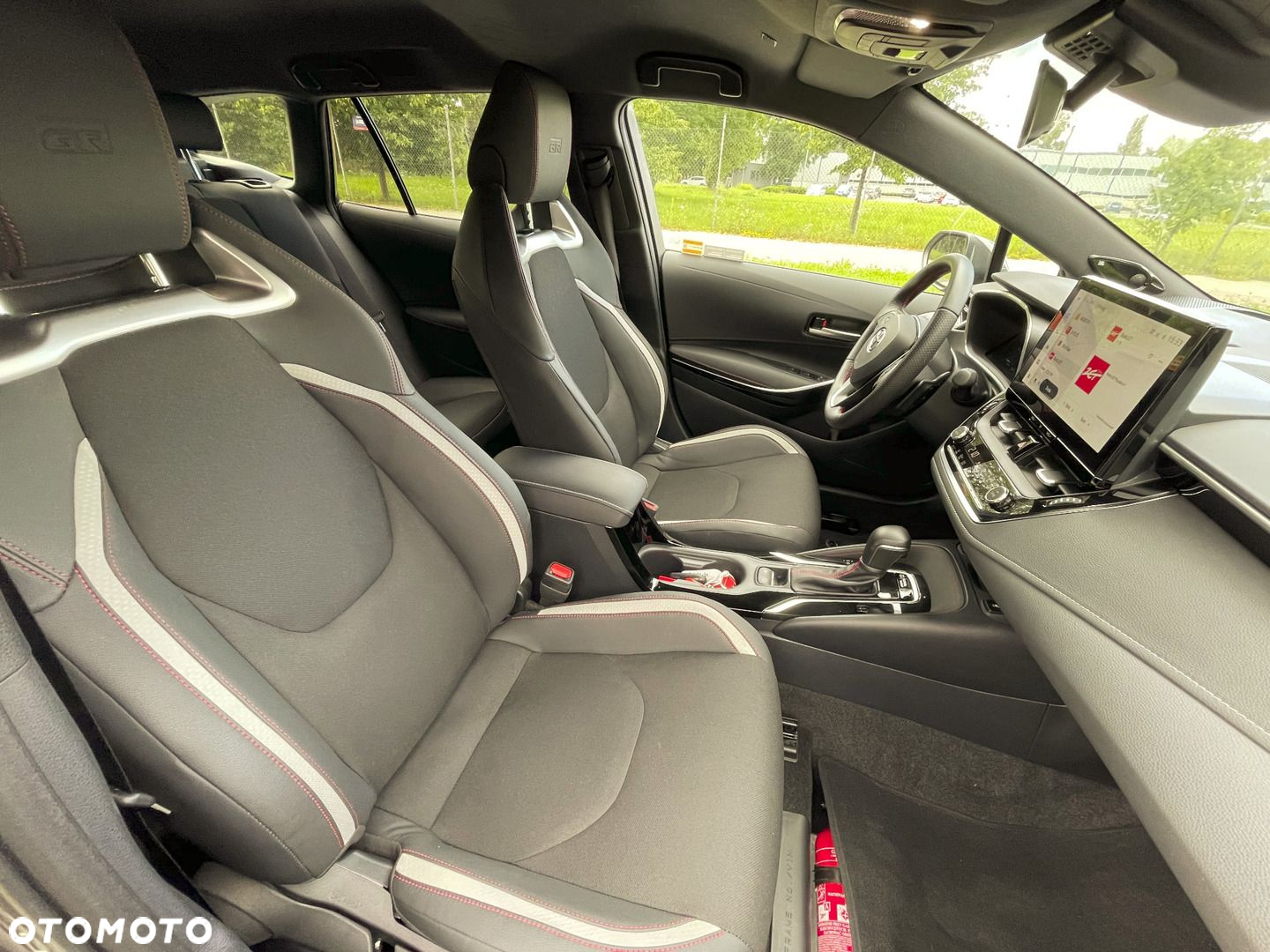 Toyota Corolla 2.0 Hybrid GR Sport Dynamic - 13