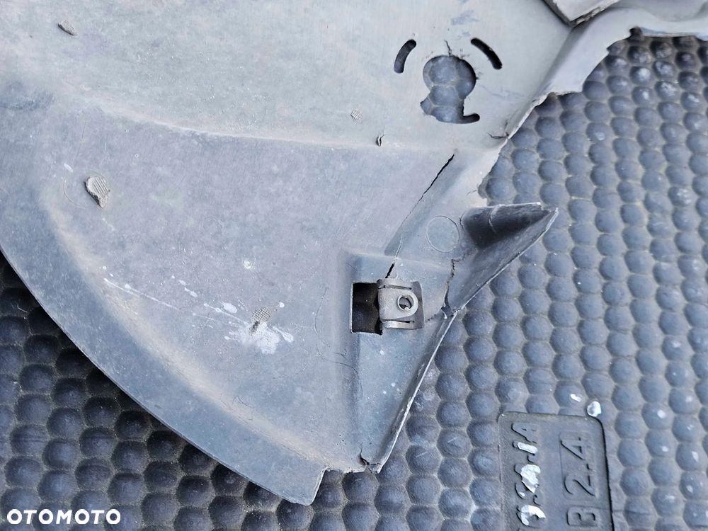 Osłona Pampers 8E0863823 Dolna Pod Silnik Wygłuszenie Silnika Audi A4 B6 B7 Sedan Kombi - 30