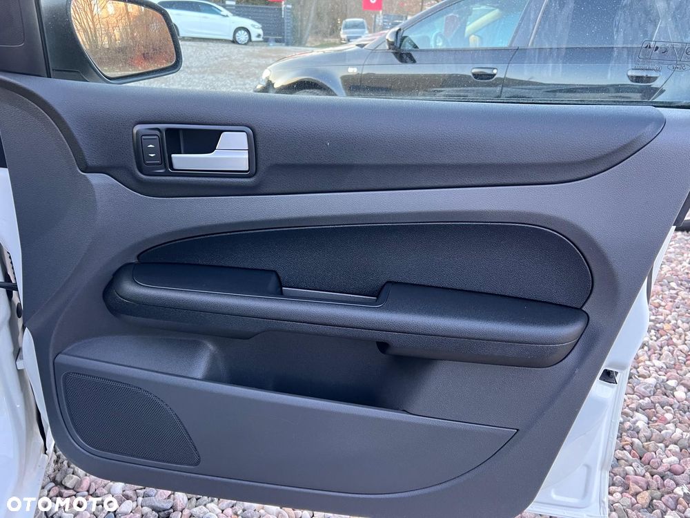 Ford Focus 1.4 Ambiente - 14