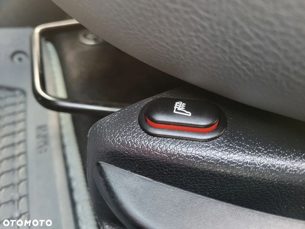 Ford Fiesta 1.6 Ghia - 28