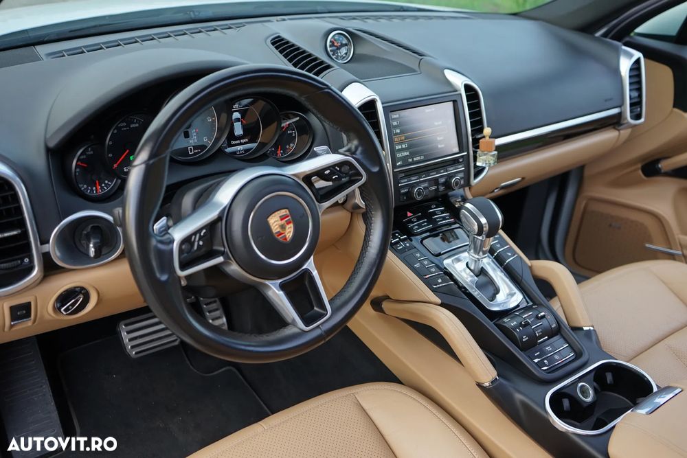 Porsche Cayenne - 13