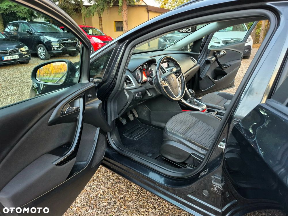 Opel Astra 1.4 Turbo 150 Jahre - 14