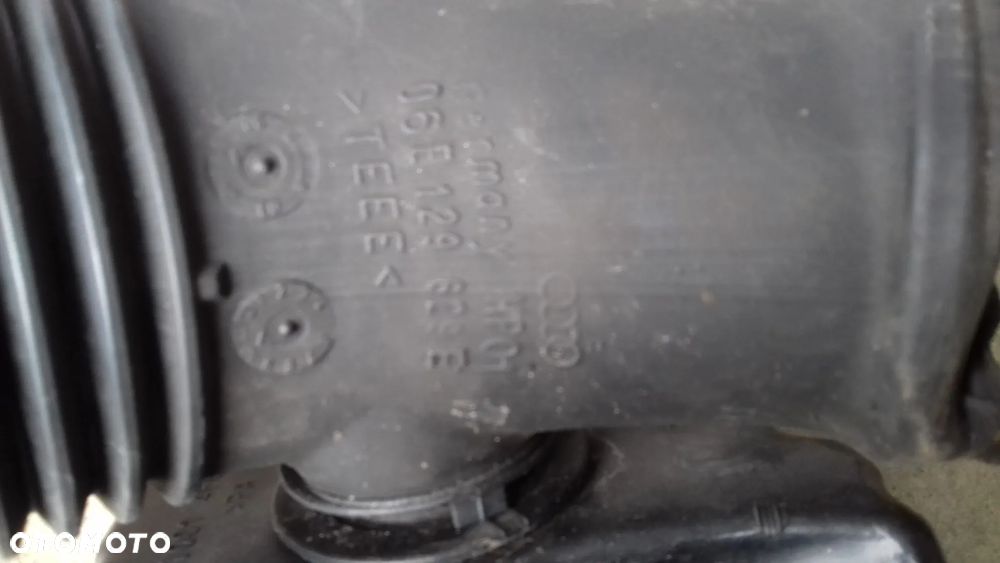 rura dolot przewód powietrza 06E129629E A6 C6 2.4 - 2