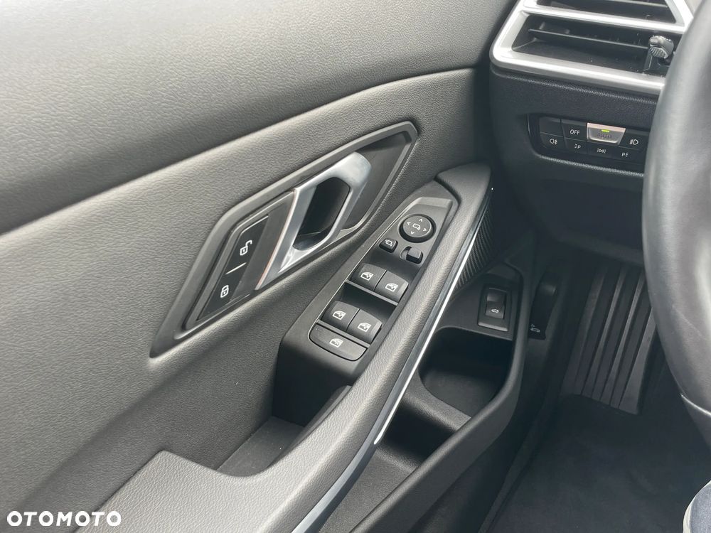 BMW Seria 3 320d mHEV M Sport sport - 19