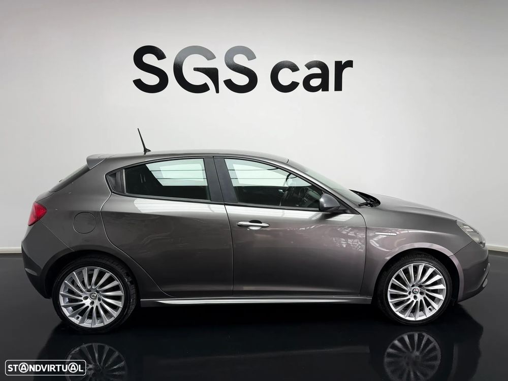Alfa Romeo Giulietta 1.6 JTDM - 6