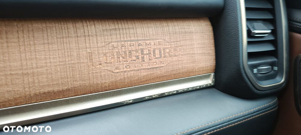 RAM 1500 5.7 Crew Cab Longhorn - 18