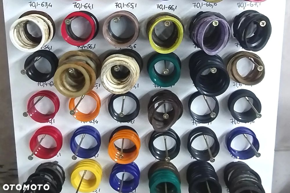 Pierścienie Pierścień centujący Centrujące różne rodzaje 57,1 57.1 66,6 66.6 70,1 72,5 72.6 63,4 i inne wszystkie rozmiary wymiary Legnica ALU-RAD Kontakt e-mail wiadomość - 3