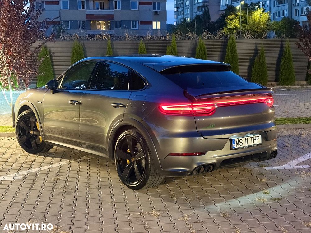 Porsche Cayenne Coupe Turbo - 3