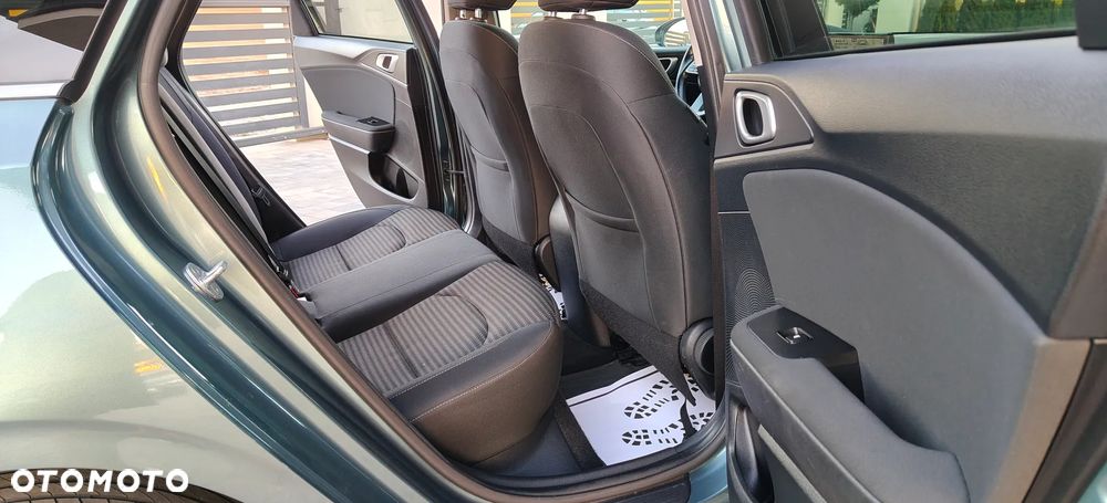 Kia Ceed ver-1-6-crdi-mhev-business-line - 30