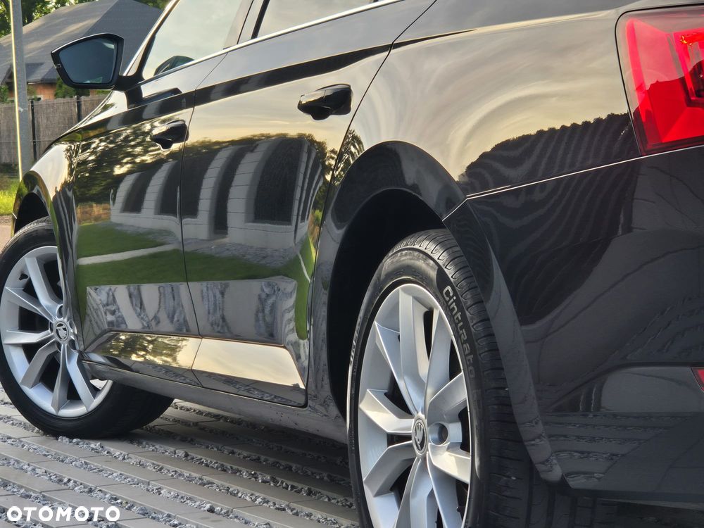Skoda Superb 2.0 TDI Premium Edition - 9