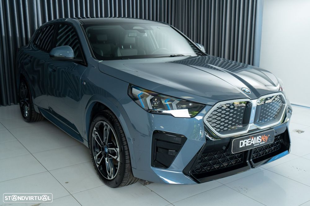BMW iX2 eDrive20 Pack Desportivo M - 9