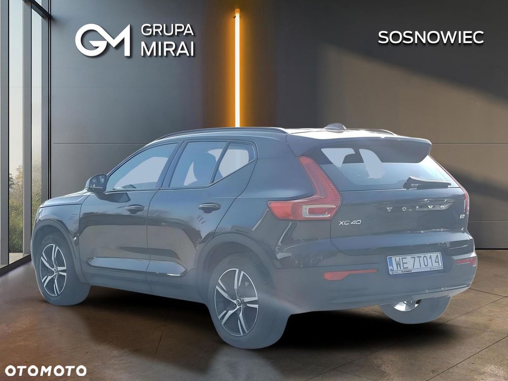 Volvo XC 40 B3 Plus Dark - 3