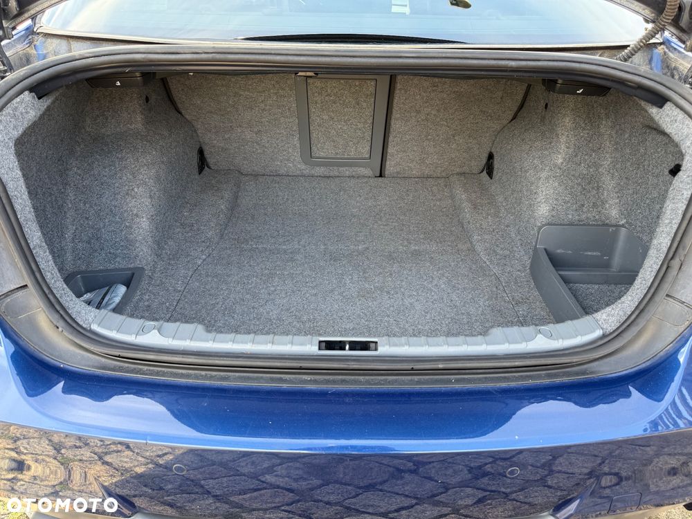 BMW Seria 3 318i - 29